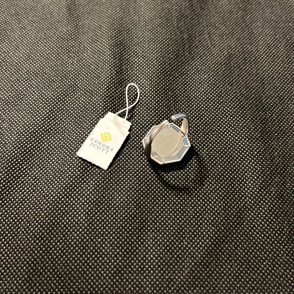 KENDRA SCOTT “DAVIS” COCKTAIL RING - Picture 3 of 7